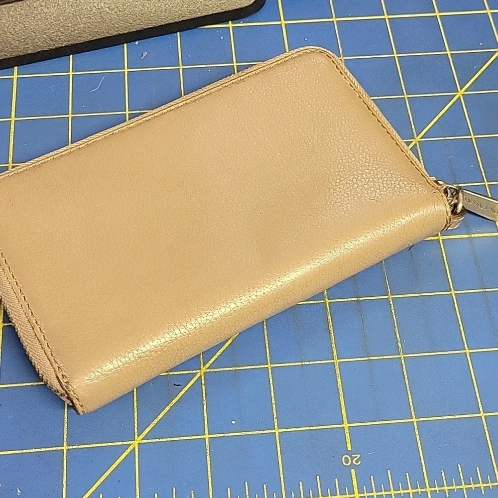 Michael Kors elegant taupe